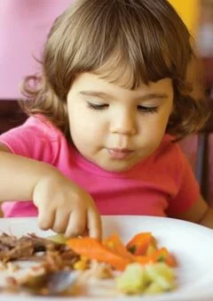 Стоит ли давать ребенку часто мясные блюда?